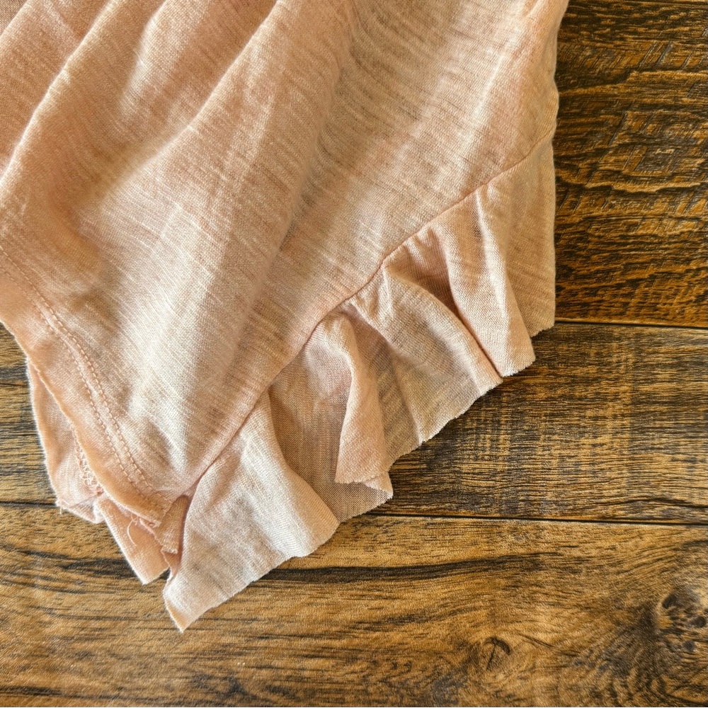 Blu Pepper Peach Flowy Tee Medium Ruffle Hem Asymmetrical Boho Lightweight Top - Picture 2 of 5